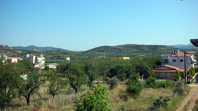 Otlichnaya-kvartira-63-kv-m-v-tsentre-Paraliya-Ofrinio-11