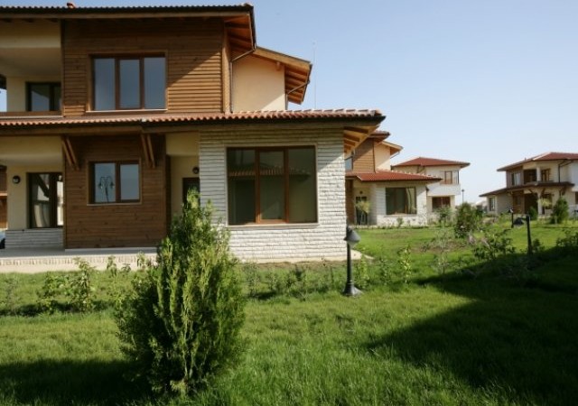 Апартаменты в комплексах Lighthouse Golf Resort и SPA-The Green District на гольф-курорте в Балчике, Болгария