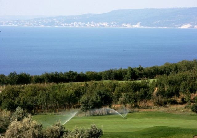 Апартаменты в комплексах Lighthouse Golf Resort и SPA-The Green District на гольф-курорте в Балчике, Болгария