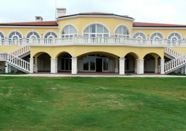 Апартаменты в комплексах Lighthouse Golf Resort и SPA-The Green District на гольф-курорте в Балчике, Болгария