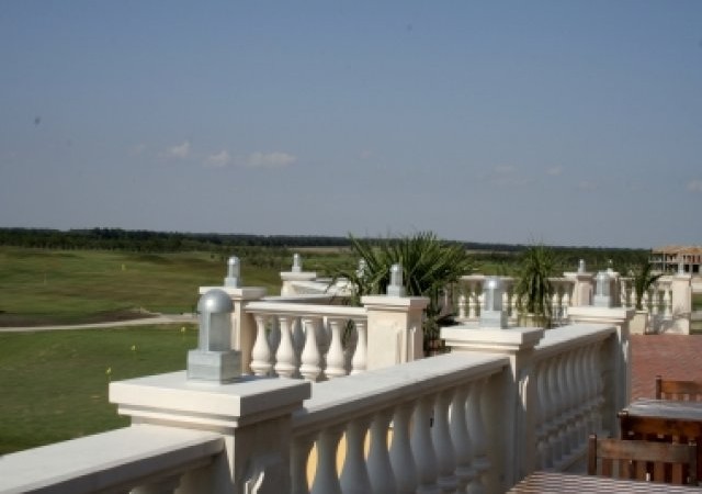 Апартаменты в комплексах Lighthouse Golf Resort и SPA-The Green District на гольф-курорте в Балчике, Болгария