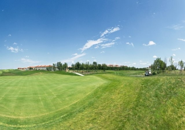 Апартаменты в комплексах Lighthouse Golf Resort и SPA-The Green District на гольф-курорте в Балчике, Болгария
