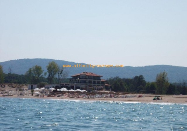 Апартаменты в комплексе Oasic Beach apartment house на курорте Лозенец, Болгария