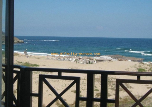 Апартаменты в комплексе Oasic Beach apartment house на курорте Лозенец, Болгария