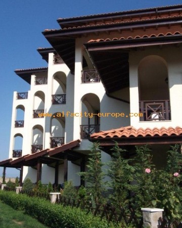 Апартаменты в комплексе Oasic Beach apartment house на курорте Лозенец, Болгария