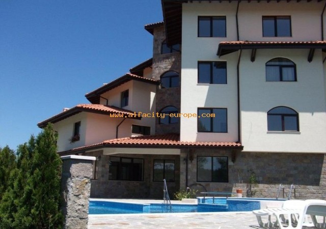 Апартаменты в комплексе Oasic Beach apartment house на курорте Лозенец, Болгария