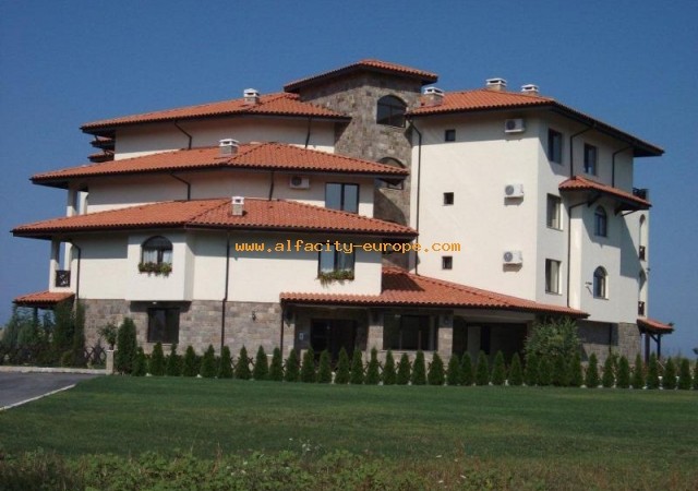 Апартаменты в комплексе Oasic Beach apartment house на курорте Лозенец, Болгария