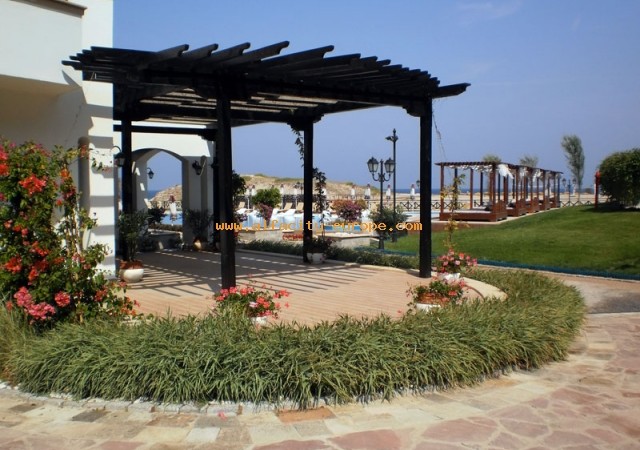 Апартаменты в комплексе Oasic Beach Club в поселке Лозенец, Болгария