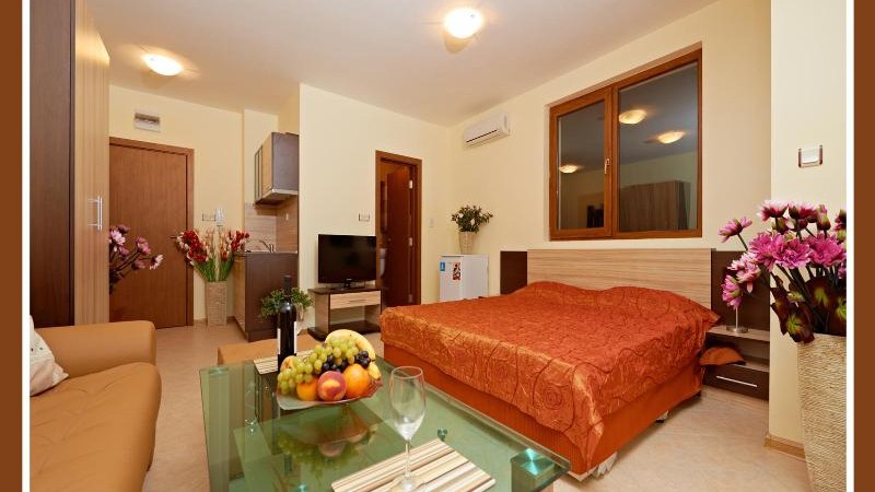 Квартиры в комплексе Stanny Court в 200 м от пляжа в городе Несебр, Болгария