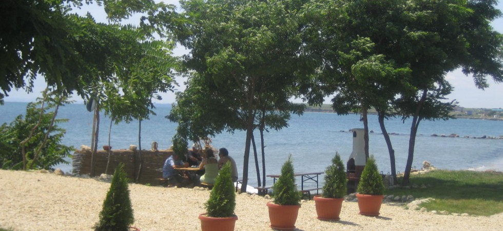 Апартаменты в курортном комплексе Villmar beach на морском берегу вблизи города Поморье, Болгария