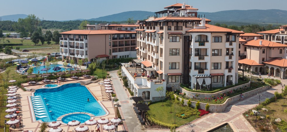 Квартиры в комплексе Oasis beach club в красивом черноморском курорте Лозенец, Болгария