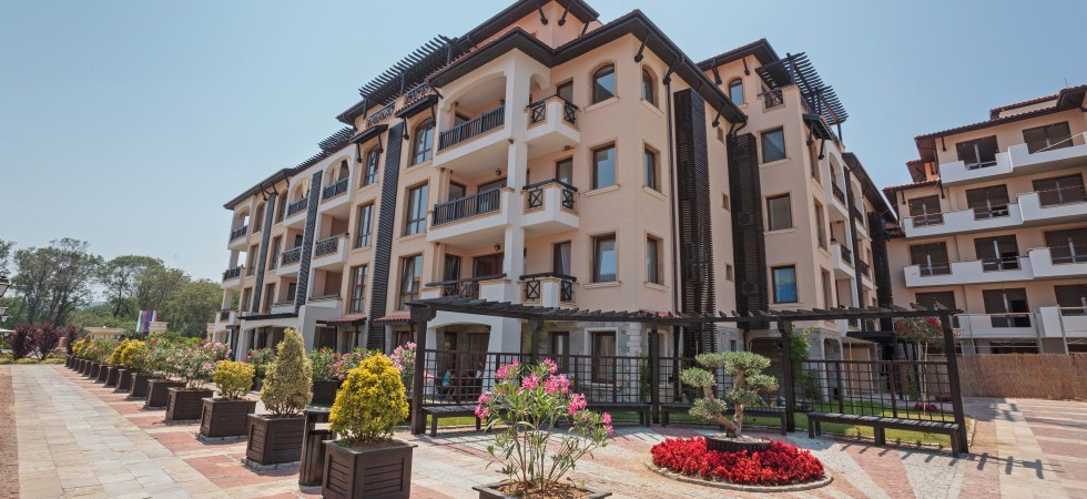 Квартиры в комплексе Oasis beach club в красивом черноморском курорте Лозенец, Болгария