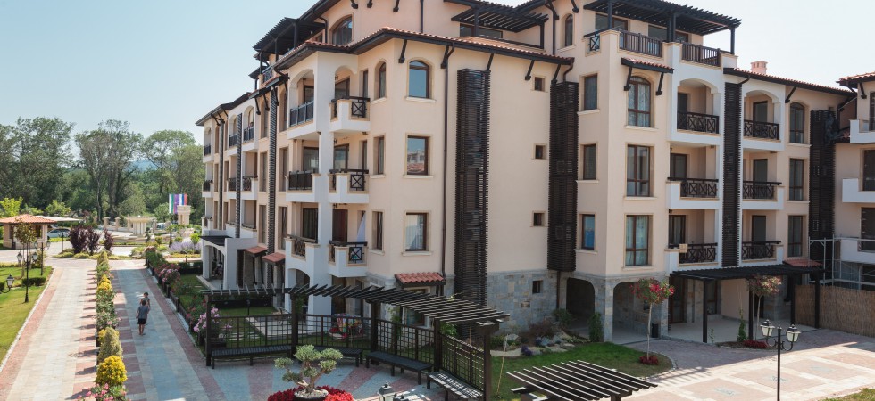 Квартиры в комплексе Oasis beach club в красивом черноморском курорте Лозенец, Болгария