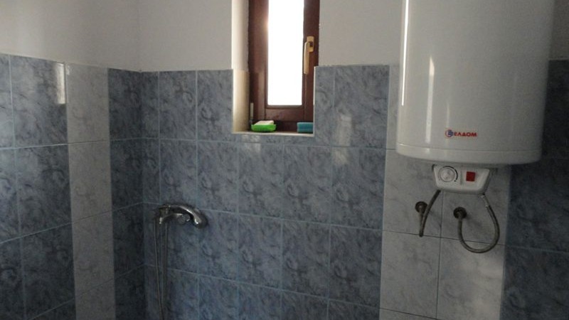Двухэтажный дом 200 кв.м, двор 500 кв.м, под ключ, 3 спальни, в 6 км от моря, Росен, Болгария