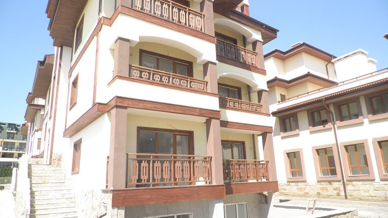 Апартаменты в Village Houses в 400 м от моря на границе курортов Святой Влас и Солнечный Берег, Болгария
