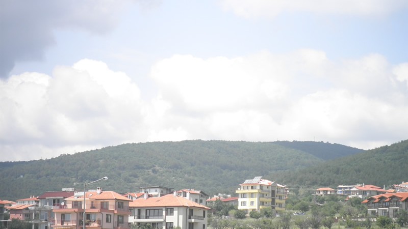Апартаменты в Village Houses в 400 м от моря на границе курортов Святой Влас и Солнечный Берег, Болгария