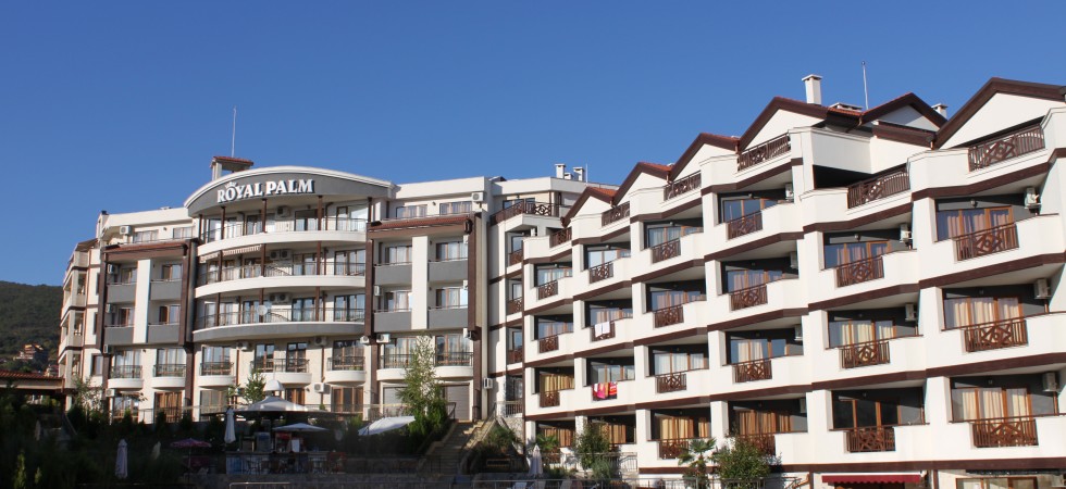 Квартиры в комплексе Royal Palm на курорте "Святой Влас" в 200 м от моря, Болгария