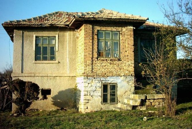 Сельский дом в поселке Момчилово, Болгария